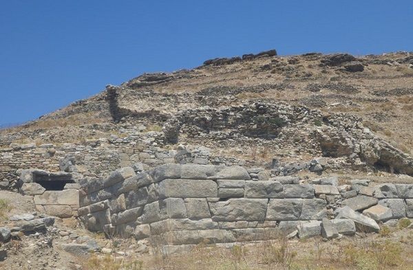 Ανασκαφή στην Αρχαία Αρκεσίνη/Μεσαιωνικό Καστρί της Αμοργού