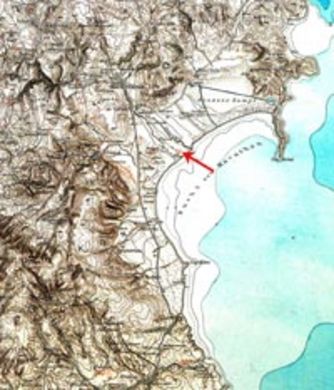 Χάρτης του Μαραθώνα. H θέση της ανασκαφής σημειώνεται με κόκκινο βέλος 